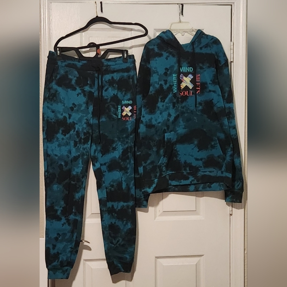 Men's Teal Tie-Dye Sweatsuit!